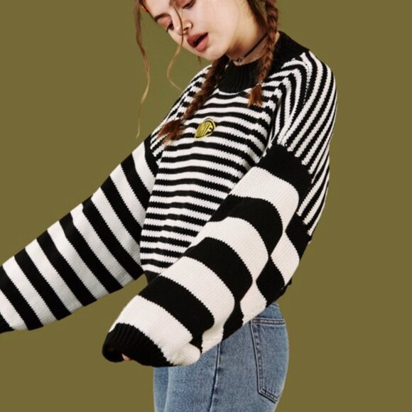 UNIF Clarissa Sweater - Black/White - Picture 3 of 3